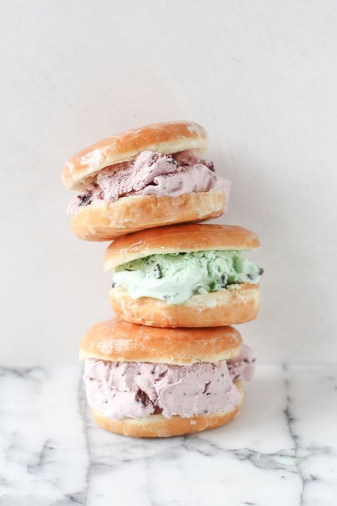 9 Best Ice Cream Sandwich Recipes - How To Make Ice Cream Sandwiches Ice Cream Sandwiches Recipe, Donut Ice Cream, Slow Cooker Desserts, Ice Cream Sandwiches, Köstliche Desserts, Food Trends, Homemade Ice, Ice Cream Sandwich, How Sweet Eats