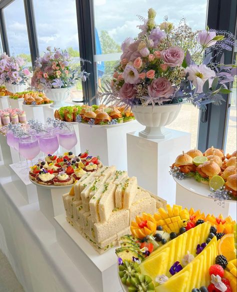 Baby Shower Buffet, Creative Catering, Catering Food Displays, Decoration Buffet, Party Food Buffet, Catering Ideas Food, Buffet Set, Party Food Platters, Food Party