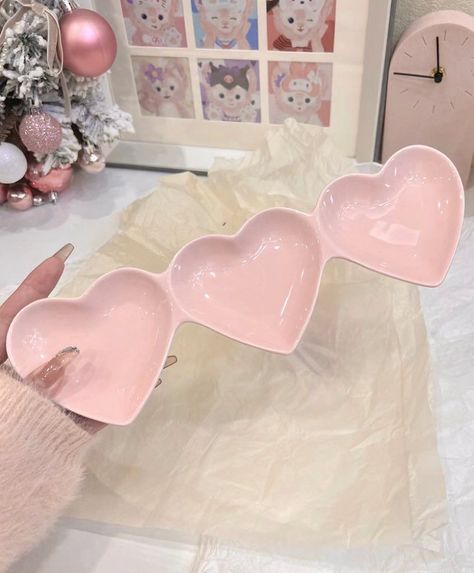 Heart Kitchen Accessories, Cute Dishware, Cute Kitchenware, Cute Cutlery, Rooms Decoration, Couleur Rose Pastel, Desain Pantry, Cute Furniture, Future Apartment Decor