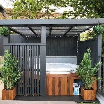 Whirpool Outdoor, Modern Pergola Designs, Hot Tub Privacy, Hot Tub Pergola, Hot Tub Landscaping, Hot Tub Room, Hot Tub Patio, Outdoor Hot Tub, Gazebo Roof