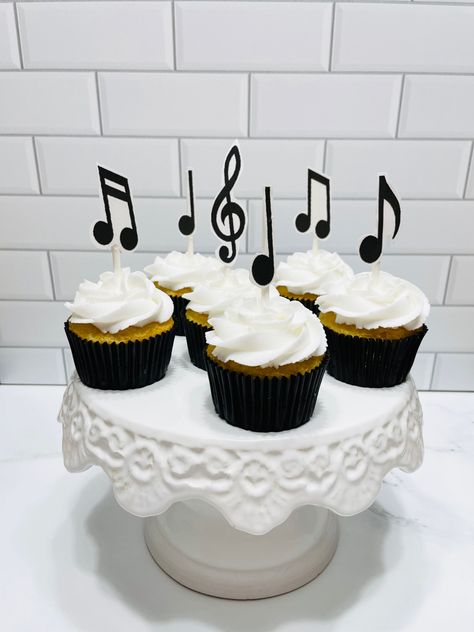 The Music Man Party Ideas, Music Themed Treats, Music Birthday Party Theme For Men, Music Notes Birthday Party Ideas, Music Themed Food Ideas, Piano Themed Party, Piano Birthday Party Ideas, Music Themed Cupcakes, Music Birthday Party Theme