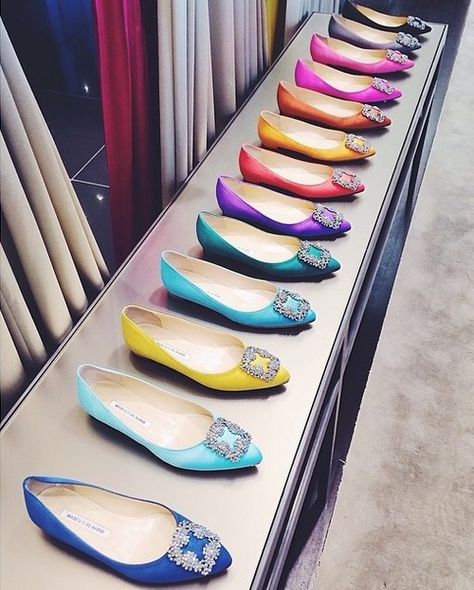 Manolo Blahnik Flats, Formal Pumps, Manolo Blahnik Heels, Colorful Shoes, Fabulous Shoes, Fashion Heels, Crazy Shoes, Pretty Shoes, Dream Shoes