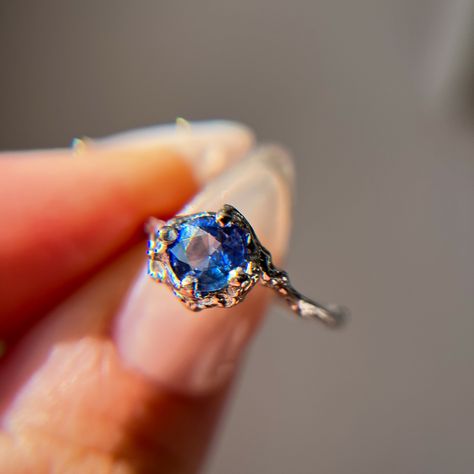 This color is mesmerizing 🌊 Cornflower blue sapphire in the Naples Solitaire setting 💙This color is mesmerizing 🌊 Cornflower blue sapphire in the Naples Solitaire setting 💙 #oliviaewing #oliviaewingjewelry #fairycore #naturejewelry #ringsofthenature #fairyring #fairytalering #enchantedring #whimsicaljewelry #diamondring #handmadejewelry #whimsicalring #bohojewelry #natureinspired #fantasyjewelry #gardenjewelry #botanicaljewelry #cottagecore #cottagecorejewelry #botanicalring #organicjewel... Enchanted Ring, Cottage Core Jewelry, Fairytale Ring, Whimsical Ring, Cornflower Blue Sapphire, Botanical Ring, Fairy Ring, Whimsical Jewelry, Solitaire Setting