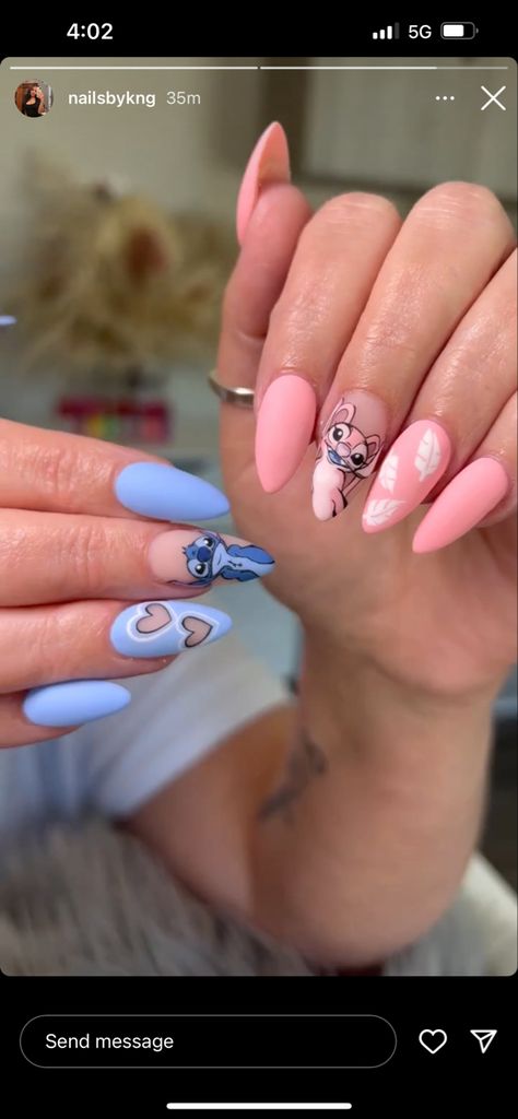 Pink And Blue Stitch Nails, Short Acrylic Nails Stitch, Angel From Lilo And Stitch Nails, Lilo And Stitch Nails Acrylic Simple, Nails Stitch Disney, Stitch Fake Nails, Stitch And Angel Nail Designs, Stitch And Angel Nail Art, Nails Design Stitch