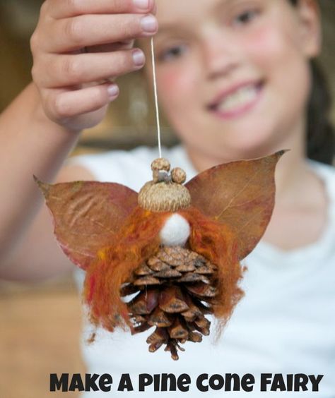 Make An Autumn Fairy  http://www.themagiconions.com/2013/09/lets-make-an-autumn-fairy-from-natural-materials.html Pine Cone Fairy, Jul Diy, Waldorf Crafts, Autumn Fairy, Deco Nature, Fairy Crafts, Cones Crafts, Pine Cone Crafts, Autumn Crafts