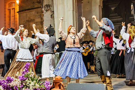 An Introduction to Ranchos, Traditional Portuguese Folk Dance Day Trips From Porto, Fun Dances, Portuguese Culture, Hands In The Air, Partner Dance, Folk Dance, Field Day, Costume Makeup, Scarf Hairstyles