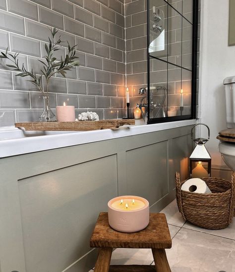 Dark Grey Bathroom Ideas, Earthy Bathroom Ideas, Dark Grey Bathroom, Cottage Bathroom Decor, Grey Bathroom Ideas, Rustic Bathroom Ideas, Earthy Bathroom, Dark Gray Bathroom, Bathroom Rustic