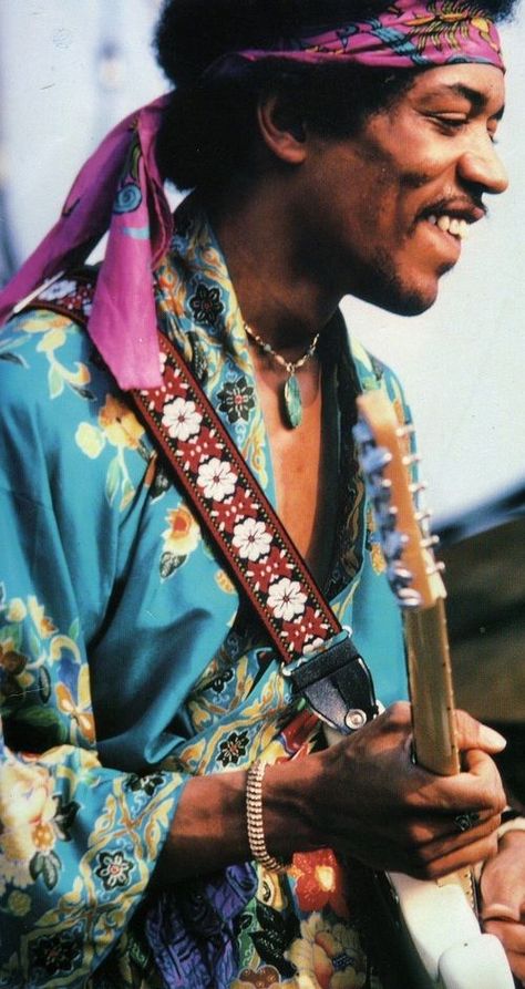 Jimi Hendrix Guitar, Jimi Hendrix Art, Jimi Hendrix Poster, Fashion 60s, Best Guitar Players, Jimi Hendrix Experience, Musica Rock, Rock N’roll, Mötley Crüe