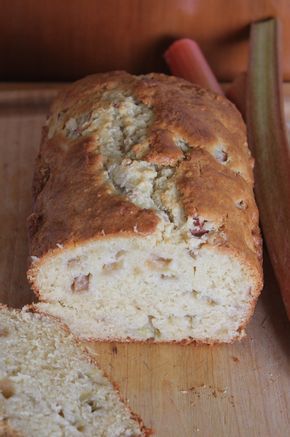 Sour Cream Bread, Rhubarb Bread, Cream Bread, Rhubarb Desserts, Tea Bread, Rhubarb Cake, Shaped Cake, Rhubarb Recipes, Quick Breads