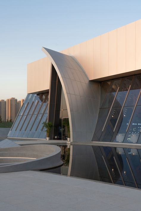 Chongwen Langyue exhibition center | aoe Architects Exhibition Entrance, Urban Public Space, Exhibition Building, Building Entrance, Glass Curtain Wall, Landscape Structure, Entrance Ideas, Glass Curtain, Exhibition Centre