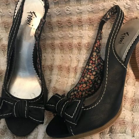 Nwot Fioni Peep-Toe Black Heels With Bow Detail. Looks Like Leather, Stacked 4” Wood Heel. 2000s Shoes, Black Heels With Bow, Shoe Shine, Cute Heels, Wood Heel, Clothing Black, Shoe Inspo, Aesthetic Shoes, Pretty Shoes