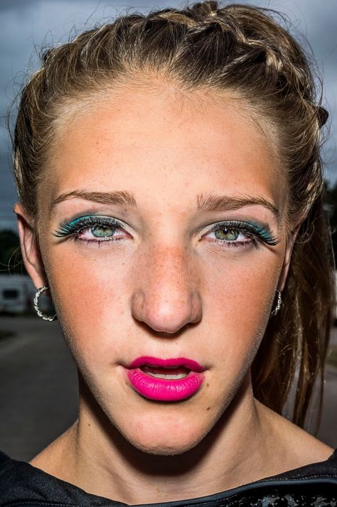 This Legendary Street Photographer Traveled to State Fairs. See the Haunting Portraits He Captured Bruce Gilden, Wisconsin State Fair, Fair Face, William Klein, Iowa State Fair, Farm Boys, London Photographer, Unique Faces, The Haunting