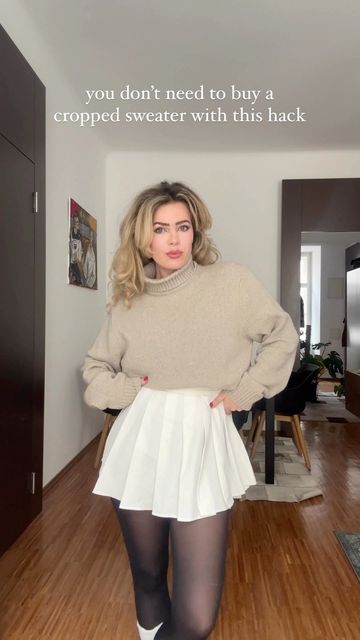 How To Tuck A Sweater Into A Crop Top, Ways To Crop A Sweater, How To Make A Sweatshirt Look Cropped, Dress With Cropped Sweater Over It, Big Sweater Hacks, How To Tuck Sweater, How To Crop Sweater, Crop Pullover Outfits, How To Tuck In Oversized Sweater