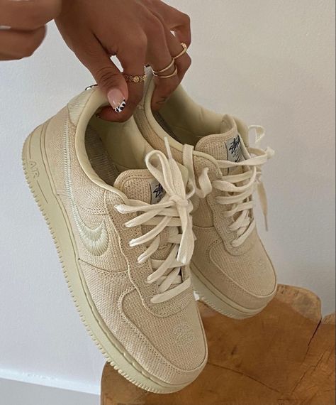 Maria Beltre, Fresh Shoes, Hype Shoes, Cute Nikes, Shoe Inspo, Aesthetic Shoes, Swag Shoes, Sneaker Shoes, Pretty Shoes