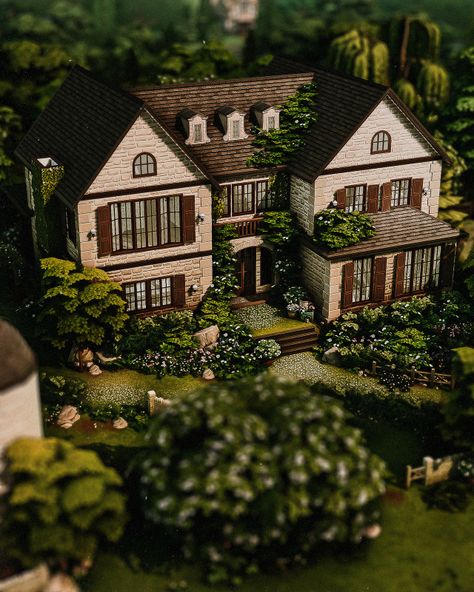 Henford On Bagley, House Sims 4, Heart Wave, Plan Layout, Sims 4 House Plans, Sims 4 Gameplay, Los Sims, Sims 4 Build, Home Building Design