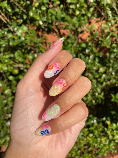 Universal Studios Nail Ideas, Universal Nails, Universal Studios Nails, Spongebob Nails, Acrylic Nails Coffin Short, I Feel Pretty, Acrylic Nails Coffin, Minimalist Nails, Flower Nails