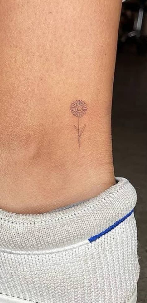 Sunflower Fine Line Tattoo, Tiny Sunflower Tattoo, Dainty Sunflower Tattoo, Fine Line Sunflower, Fine Line Sunflower Tattoo, Simple Sunflower Tattoo, Small Sunflower Tattoo, Eve Tattoo, Sunflower Tattoo Simple