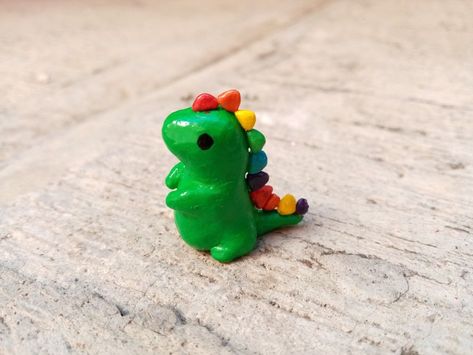 Discover Easy Clay Date Ideas to Bond Over Creativity T Rex Clay Sculpture, Simple Clay Dinosaur, Tiny Clay Dinosaur, Small Clay Dinosaur, Clay Art Dinosaur, Mini Clay Dinosaur, Clay Crafts Dinosaur, Cute Clay Dinosaur, Dino Polymer Clay