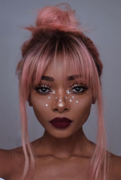 15 Breathtaking Eyelash Transformations That'll Shock You Grunge Hair, Hair And Makeup, Makeup Art, Bun Hairstyles, Pink Hair, Hair Goals, Makeup Inspiration, Dyed Hair, Cute Hairstyles