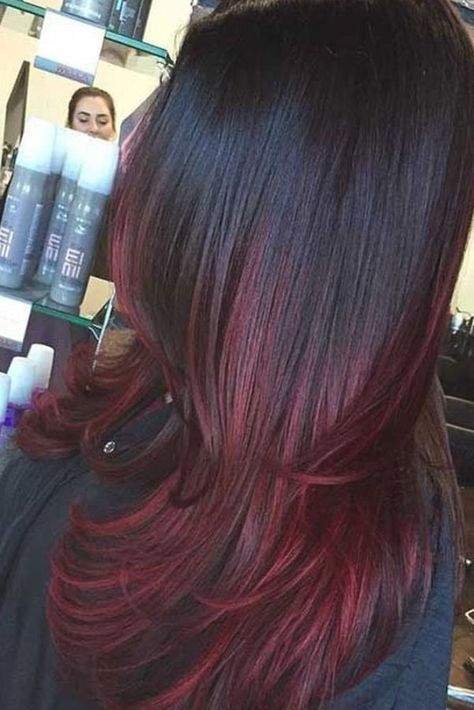 25 Stylish Red Ombre Hair for Women Dark Red Ombre, Pelo Color Vino, Hair Color Red Ombre, Winter Hair Color Trends, Winter Dark, Red Ombre Hair, Brown Ombre Hair, Wine Hair, Queen Style