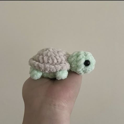 Mini fluffy crochet turtle amigurumi plush teddy Crochet toys patterns free amigurumi #crochettoyspatternsfreeamigurumi #crochet #crochettoy #crochetpattern #crochetpatterns 1.607 Embroider On Crochet, Crochet Outdoor, Photography Crochet, Toys Quotes, Sewn Animals, Teddy Crochet, Cute Crochet Animals, Fluffy Crochet, Turtle Amigurumi