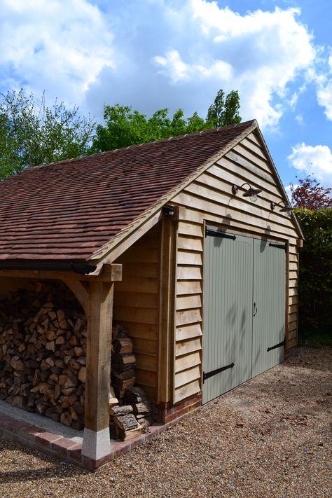 Woodshop Exterior, Small Outbuilding Ideas, Rustic Shed Exterior Ideas, Oak Garage, Single Garage Ideas, Cottage Garage, Shed Exterior Ideas, Timber Frame Garage, Barn Workshop