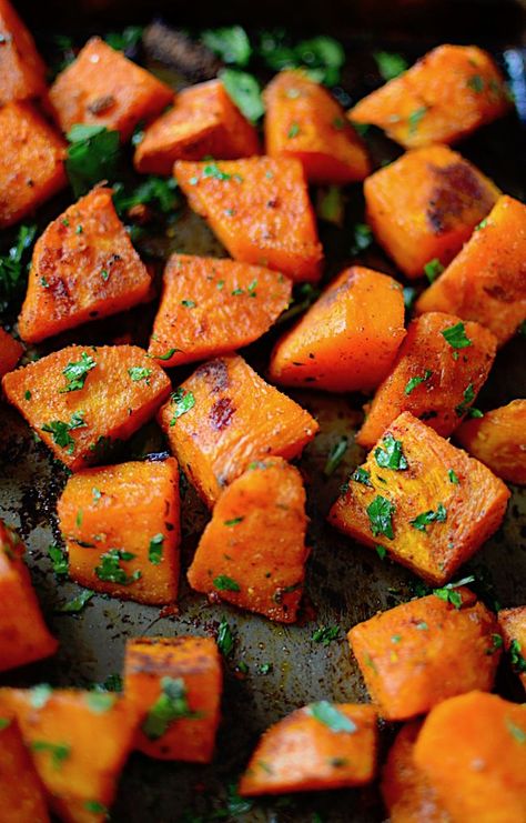 Parmesan Potato Recipes, Roasted Yams, Easy Sweet Potato Recipes, Sweet Potato Recipes Roasted, Oven Roasted Sweet Potatoes, Recipe With Garlic, Parmesan Potato, Sweet Potatoes Recipe, Easy Sweet Potato