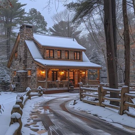 Off Grid Life Mountain Dream Homes, Cozy Log Cabin, Log Cabin Rustic, Stone Cottages, Cabin Exterior, Winter Cabin, Rustic Home Design, Modern Mansion, Log Cabin Homes