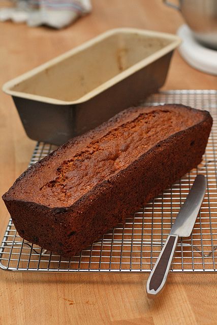 My favorite Persimmon Quickbread recipe - so simple, so good! Mary Makes It Easy, Persimmon Bread, Cantaloupe Recipes, Persimmon Recipes, Easy Banana Bread Recipe, Spiced Pumpkin, Nut Bread, Banana Bread Recipe, Coconut Recipes