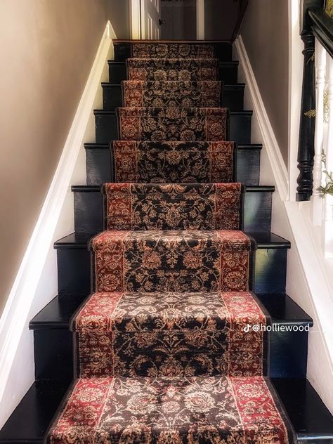 Carpet For Stairs Ideas, Victorian Stair Runner, Rug On Stairs, Enclosed Stairs, Victorian Stairs, Craftsman Interior Design, Stairs Runner, Victoria House, Craftsman Interior