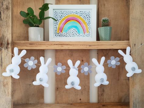 Easter Diy Decorations, Easter Bunny Garland, Easter Bunting, Diy Osterschmuck, Bunny Garland, Spring Garland, Easter Crafts For Adults, Easter Garland, Halloween Wall Decor