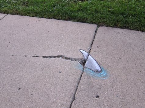 sidewalk chalk clip art | Shark Attack Sidewalk Chalk Drawing by David Zinn Drawing Street, Street Chalk Art, Illusion Kunst, Fun Chalk Art, David Zinn, 3d Chalk Art, Street Art Utopia, Sidewalk Chalk Art, Sidewalk Art