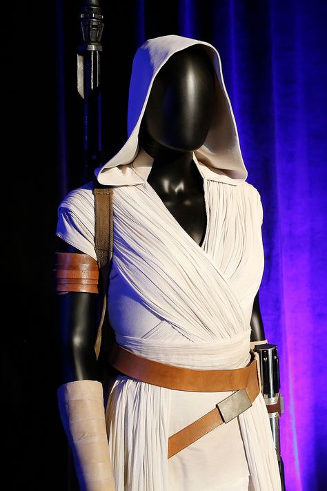 Star Wars Cosplay Women, 2022 Costumes, Ray Star Wars, Leia Cosplay, Disfraz Star Wars, Rey Costume, Star Wars Halloween Costumes, Rey Cosplay, Rey Skywalker