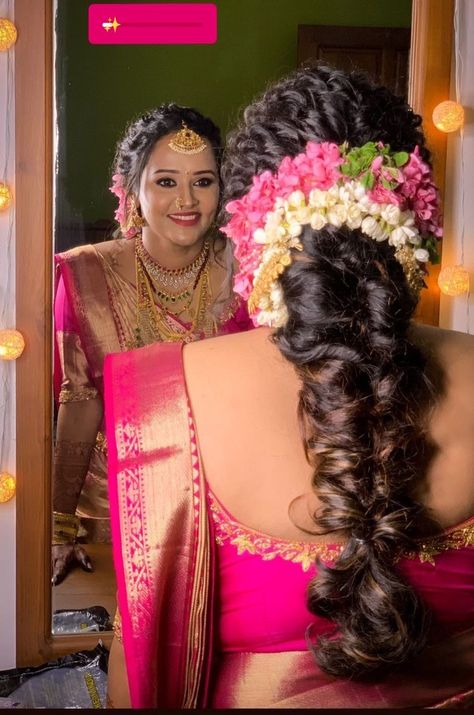 Long Hairstyles For Marriage Function, Haïr Style For Saree With Flowers, Marriage Hair Styles Indian, Kerala Saree Hairstyles For Short Hair, South Indian Bride Hairstyle With Jasmine Flowers, South Indian Messy Braid, Kerala Bride Open Hairstyle, South Indian Bride Open Hairstyle, Hairstyles For Srimantham