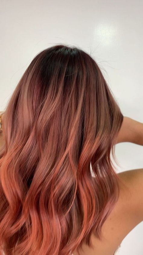 Chromatic Charm: Vibrant Hairstyles That Add a Touch of Magic to Your Look Coral Hair, Underlights Hair, Caramel Hair, Copper Hair Color, Blonde Hair With Highlights, Brown Blonde Hair, Red Hair Color, Hair Color Balayage, Hair Inspiration Color