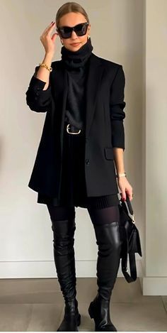 Work Boots For Women Outfits, Blazer Looks For Women, Long Black Boots Outfit, Blazer Outfits For Women Casual, Boots For Women Outfits, Winter Professional Outfits, Long Blazer Outfit, Work Boots For Women, Casual Women's Outfits