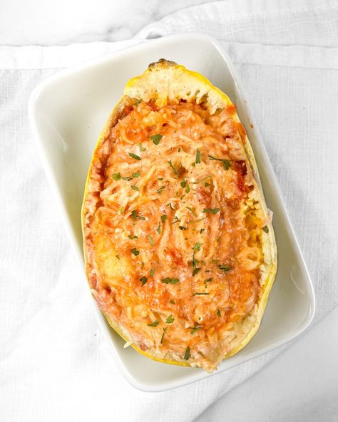 One Point Spaghetti Squash alla Vodka Alla Vodka Sauce, Spaghetti Squash Recipes Chicken, Ww Sides, Noom Recipes, Spaghetti Squash Noodles, Vodka Sauce Recipe, Ww Meals, Alla Vodka, Chicken Spaghetti Squash