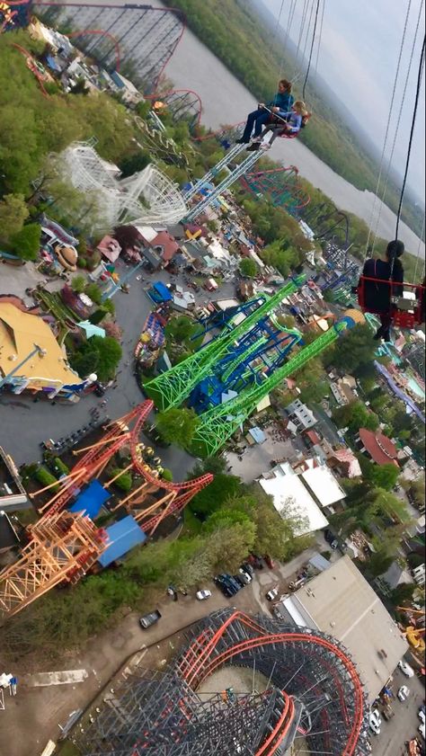 Six flags👌😜 5.6.17 Six Flags Chicago, 6 Flags Aesthetic, Sixflags Mexico, Six Flags México, 6 Flags, Mexican Hat, Sky Pics, Twist Braid, Roller Coasters