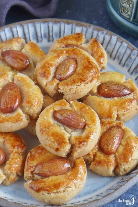 Learn the quick and simple method for making Chinese almond cookies, a delicious treat loved for their crumbly texture and nutty flavor. Chinese Almond Cookies Recipes, Almond Cookies Recipes, Chinese Cookies, Chinese Almond Cookies, Almond Meal Cookies, Almond Cookies, Cookies Recipes, Red House, Almond Recipes