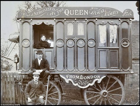 Three circus performers pose for a photograph in front of a plush cart. The incredible col... Circus Architecture, Romani Vardo, Circus Core, Travelling Circus, Circus Photography, Circus Wagon, Witchy Cottage, Haunted Carnival, Human Zoo