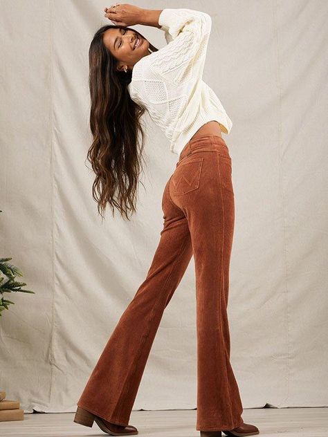 Courdory Pants Outfits, Corduroy Texture, Lined Flannel Shirt, Lined Denim Jacket, Western Women, Boho Fall, Wrangler Jeans, Winter Clothes, Style Guide