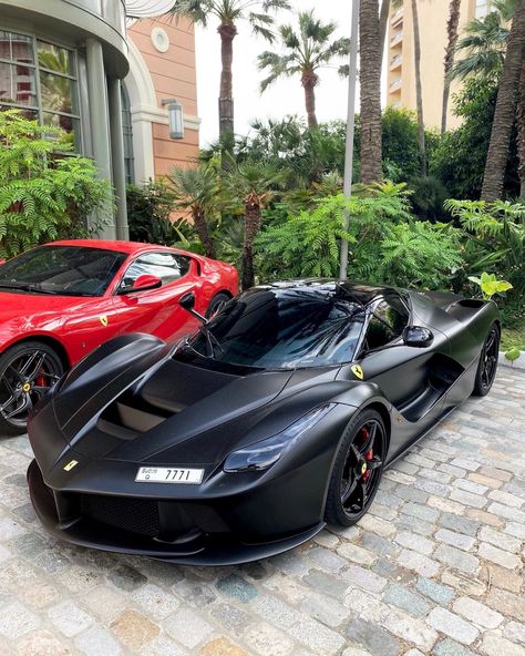 Black Ferrari, Cool Car Accessories, Ferrari Laferrari, Lux Cars, Drifting Cars, Classy Cars, Super Luxury Cars, Fancy Cars, Best Luxury Cars