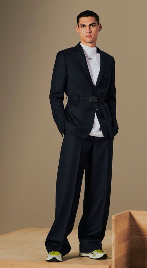 Mens Fashion Vouge, German Style Fashion Men, Channel Menswear, High End Fashion Men, Aesthetic Suits Mens Fashion, Prom Man Outfit, Prada Suit Men, High Fashion Men Outfits, Oversized Suits Men