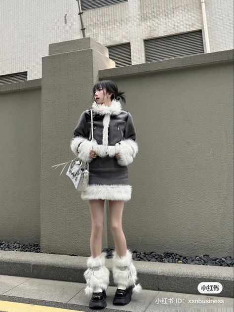 Winter Clothes Aesthetic Korean, Chinese Douyin Fashion, Douyin Fashion Aesthetic, Douyin Winter Fashion, Winter Chinese Fashion, Winter Outfits Douyin, Winter Douyin Outfits, Cute Korean Outfits Kawaii, Douyin Winter Outfits