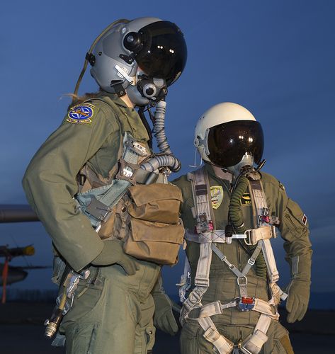 How a Small-Town Girl Ended Up in the Cockpit of an A-10 Warthog - The Drive Pilot Helmet, Pilot Uniform, Jet Fighter Pilot, A 10 Warthog, Fly Girls, Close Air Support, Airplane Fighter, Female Pilot, Air Fighter