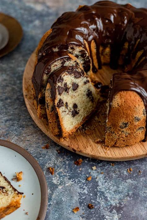 Chocolate Chip Bunt Cake, Easy Chocolate Chip Cake, Chocolate Chip Bundt Cake Recipe, Chocolate Chip Bundt, Bunt Cake Recipe, Chocolate Chip Pound Cake, Chocolate Chip Bundt Cake, Banana Bundt Cake, Easy Bundt Cake