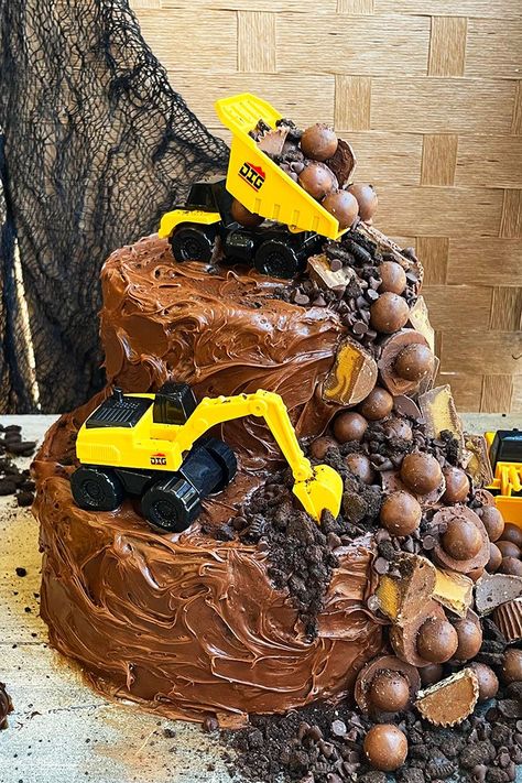 Construction Cake Ideas, Erupting Volcano Cake, Excavator Cake, Construction Birthday Party Food, National Chocolate Cake Day, Digger Cake, Digger Party, Construction Birthday Cake, Volcano Cake