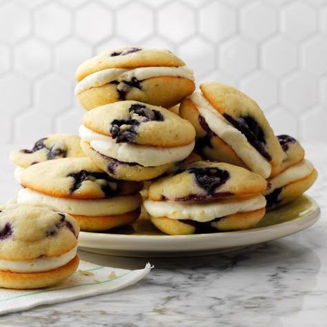 Cakey Cookies, Whoopie Pie Recipe, Whoopie Pie, Frozen Cookies, Lemon Filling, Summer Cookies, Drop Cookies, Whoopie Pies, Blueberry Recipes