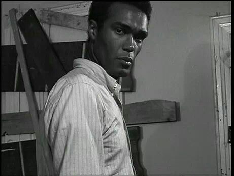 Duane Jones, the original zombie killer Night Of Living Dead, Night Of The Living Dead, Old Westbury, Zombie Hunter, The Living Dead, Zombie Movies, Classic Monsters, Living Dead, History Facts