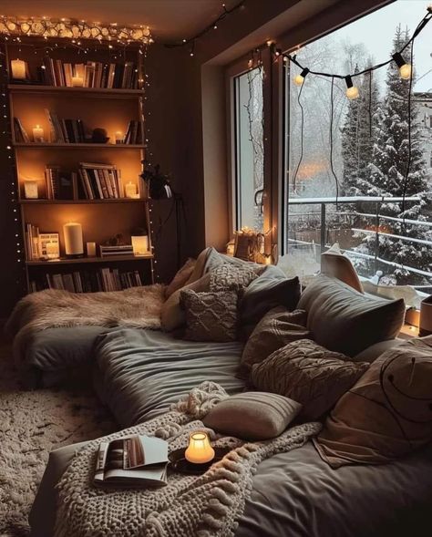 Winter Apartment Aesthetic, Cozy Winter Apartment, Couch With Blankets, Huge Couch, Winter Apartment, Chic Shack, Relaxing Living Room, Winter Retreat, A Snowy Day